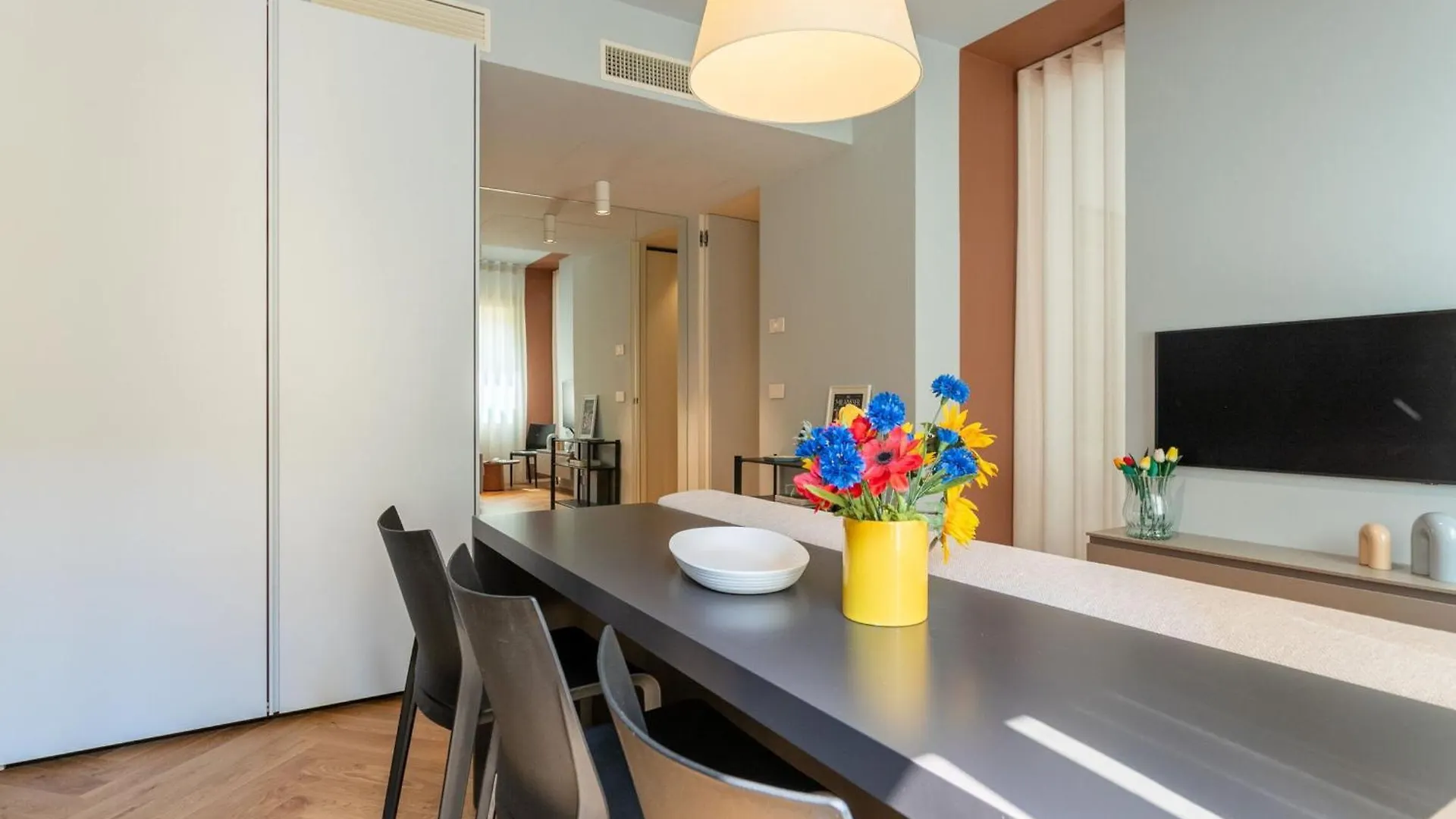 Apartment Crocetta Living By Halldis Mailand